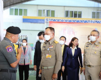 องคมนตรี ลงพื้นที่จังหวัดสุราษฎร์ธานีตรวจเยี่ยมและติดตามการด ... พารามิเตอร์รูปภาพ 12