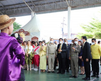 องคมนตรี ลงพื้นที่จังหวัดสุราษฎร์ธานีตรวจเยี่ยมและติดตามการด ... พารามิเตอร์รูปภาพ 14