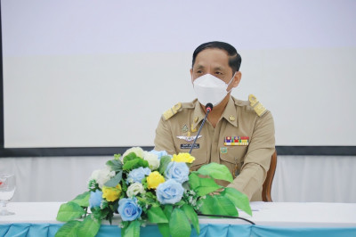 รองผู้ว่าราชการจังหวัดสุราษฎร์ธานี ให้การต้อนรับพลอากาศตรี ว ... พารามิเตอร์รูปภาพ 1