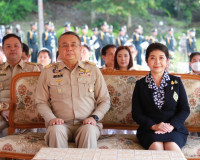 ผู้ว่าฯ สุราษฎร์ธานีนำข้าราชการและประชาชนร่วมพิธีถวายพระพรชั ... พารามิเตอร์รูปภาพ 4