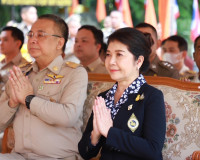 ผู้ว่าฯ สุราษฎร์ธานีนำข้าราชการและประชาชนร่วมพิธีถวายพระพรชั ... พารามิเตอร์รูปภาพ 7