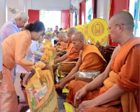 จังหวัดสุราษฎร์ธานี จัดพิธีทำบุญตักบาตรถวายพระกุศล และพิธีถว ... พารามิเตอร์รูปภาพ 8
