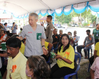 จังหวัดสุราษฎร์ธานีจัดกิจกรรมหน่วยแพทย์เคลื่อนที่ พอ.สว. บริ ... พารามิเตอร์รูปภาพ 9