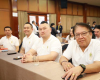 รองผู้ว่าราชการจังหวัดสุราษฎร์ธานี กล่าวต้อนรับนักศึกษาหลักส ... พารามิเตอร์รูปภาพ 6