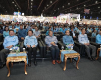 “ผ้าทอไทย สายใยแห่งพระเมตตา สร้างอาชีพปวงประชาอย่างยั่งยืน”  ... พารามิเตอร์รูปภาพ 2