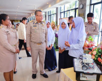 ศึกษาธิการจังหวัดสุราษฎร์ธานี เปิดงาน Symposium เปิดโลกอาชีพ ... พารามิเตอร์รูปภาพ 14