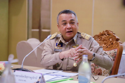 ผู้ว่าราชการจังหวัดสุราษฎร์ธานี ประชุมคณะกรรมการศึกษาธิการจั ... พารามิเตอร์รูปภาพ 1