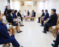 รองผู้ว่าราชการจังหวัดสุราษฎร์ธานี ให้การต้อนรับนางอู๋ ตงเหม ... พารามิเตอร์รูปภาพ 2