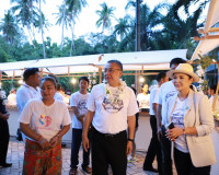 ผู้ว่าฯสุราษฎร์ธานีเป็นประธานพิธีมอบเกียรติบัตร ขอบคุณผู้สนั ... พารามิเตอร์รูปภาพ 8