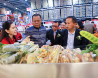 พิธีเปิด &quot;แม็คโคร สาขาเวียงสระ &quot; โดยมีนายสมโภช เรืองกูล ผู้จ ... พารามิเตอร์รูปภาพ 10