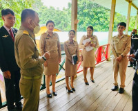 รองผู้ว่าราชการจังหวัดสุราษฎร์ธานี ให้การต้อนรับ พลเอกดาว์พง ... พารามิเตอร์รูปภาพ 9