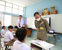 องคมนตรี ในฐานะประธานกรรมการบริหารมูลนิธิการศึกษาทางไกลผ่านด ... พารามิเตอร์รูปภาพ 9