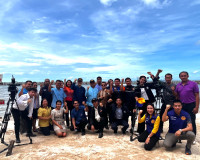 รองผู้ว่าราชการจังหวัดสุราษฎร์ธานี เป็นผู้นำเสนอหลัก Live Ac ... พารามิเตอร์รูปภาพ 1
