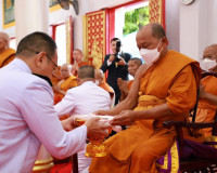 ผู้ว่าราชการจังหวัดสุราษฎร์ธานี ร่วมพิธีอัญเชิญหิรัญบัฏและเค ... พารามิเตอร์รูปภาพ 8