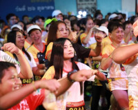 นักวิ่งกว่า 1,500 คน ร่วมกิจกรรม &quot;วิ่งพรมน้ำมนต์&quot; งานวิ่งไนท ... พารามิเตอร์รูปภาพ 6