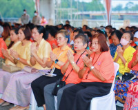 พ่อเมืองสุราษฎร์ธานี นำประชาชนและนักท่องเที่ยวร่วมพิธีชักพุ่ ... พารามิเตอร์รูปภาพ 16