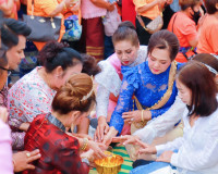 พ่อเมืองสุราษฎร์ธานี นำประชาชนและนักท่องเที่ยวร่วมพิธีชักพุ่ ... พารามิเตอร์รูปภาพ 18