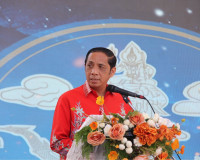 มวลชนนับหมื่นร่วมขบวนแห่เรือพระพนมทางบก ในงานประเพณีชักพระ ท ... พารามิเตอร์รูปภาพ 1