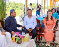 ผู้ว่าราชการจังหวัดสุราษฎร์ธานี ร่วมแสดงความยินดีในพิธีเปิดม ... พารามิเตอร์รูปภาพ 14