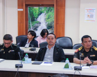ผู้ว่าฯสุราษฎร์ธานี ร่วมประชุมเตรียมความพร้อมรับสถานการณ์อุท ... พารามิเตอร์รูปภาพ 9