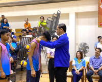 รองผู้ว่าราชการจังหวัดสุราษฎร์ธานี ร่วมให้กำลังใจนักกีฬาและม ... พารามิเตอร์รูปภาพ 2