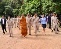 ผู้ว่าฯ สุราษฎร์ธานีนำหัวหน้าส่วนราชการรับฟังปัญหาและความต้อ ... พารามิเตอร์รูปภาพ 24