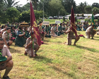 จังหวัดสุราษฎร์ธานี จัดพิธีถวายพวงมาลาและถวายราชสดุดี วันสมเ ... พารามิเตอร์รูปภาพ 10