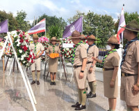 จังหวัดสุราษฎร์ธานี จัดพิธีถวายพวงมาลาและถวายราชสดุดี วันสมเ ... พารามิเตอร์รูปภาพ 14