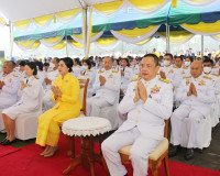 ข้าราชการและประชาชน จ.สุราษฎร์ธานี ร่วมทำบุญตักบาตรเนื่องในว ... พารามิเตอร์รูปภาพ 7
