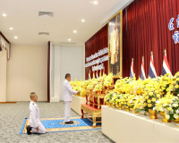 จังหวัดสุราษฎร์ธานีจัดพิธีวางพานพุ่มดอกไม้ถวายราชสักการะ เนื ... พารามิเตอร์รูปภาพ 5