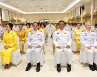 จังหวัดสุราษฎร์ธานีจัดพิธีวางพานพุ่มดอกไม้ถวายราชสักการะ เนื ... พารามิเตอร์รูปภาพ 9
