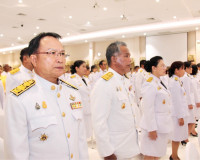 จังหวัดสุราษฎร์ธานีจัดพิธีวางพานพุ่มดอกไม้ถวายราชสักการะ เนื ... พารามิเตอร์รูปภาพ 14