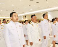 จังหวัดสุราษฎร์ธานีจัดพิธีวางพานพุ่มดอกไม้ถวายราชสักการะ เนื ... พารามิเตอร์รูปภาพ 15