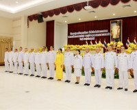 จังหวัดสุราษฎร์ธานีจัดพิธีวางพานพุ่มดอกไม้ถวายราชสักการะ เนื ... พารามิเตอร์รูปภาพ 17