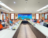 ผู้ว่าฯ สุราษฎร์ธานีร่วมประชุมขับเคลื่อนและติดตามนโยบายรัฐบา ... พารามิเตอร์รูปภาพ 2
