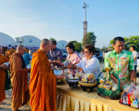 ร่วมทำบุญตักบาตรวันขึ้นปีใหม่ วิถีพุทธ 2567 เพื่อความเป็นสิร ... พารามิเตอร์รูปภาพ 6