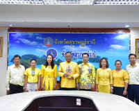 จังหวัดสุราษฎร์ธานีจัดพิธี รับมอบตราสัญลักษณ์งานเฉลิมพระเกีย ... พารามิเตอร์รูปภาพ 7