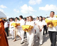 รองผู้ว่าฯสุราษฎร์ธานี ร่วมพิธีปล่อยขบวนแห่ผ้าขึ้นพระธาตุเจด ... พารามิเตอร์รูปภาพ 14