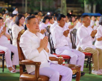 ผู้ว่าราชการจังหวัดสุราษฎร์ธานี นำข้าราชการ พุทธศาสนิกชน เจร ... พารามิเตอร์รูปภาพ 3