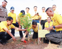 ผู้ว่าฯสุราษฎร์ธานี นำหัวหน้าส่วนราชการ พี่น้องประชาชน ร่วมป ... พารามิเตอร์รูปภาพ 13