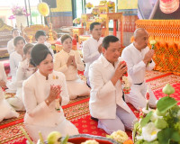 ผู้ว่าฯ สุราษฎร์ธานีร่วมเข้าสักการะพระบรมสารีริกธาตุ และพระอ ... พารามิเตอร์รูปภาพ 1