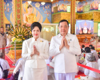 ผู้ว่าฯ สุราษฎร์ธานีร่วมเข้าสักการะพระบรมสารีริกธาตุ และพระอ ... พารามิเตอร์รูปภาพ 6