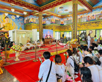 ผู้ว่าฯ สุราษฎร์ธานีร่วมเข้าสักการะพระบรมสารีริกธาตุ และพระอ ... พารามิเตอร์รูปภาพ 9