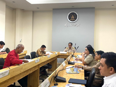 ประธานในการประชุมคณะกรรมการพนักงานเทศบาล จังหวัดสุราษฎร์ธานี ... พารามิเตอร์รูปภาพ 1