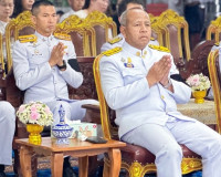 เชิญพวงมาลาไปวางที่หน้าหีบศพ พระราชมงคลวชิราภรณ์ (ประพันธ์ ส ... พารามิเตอร์รูปภาพ 1