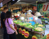 รองผู้ว่าฯ สุราษฎร์ธานี เปิดงาน Surat Food fair 2024 รวมร้าน ... พารามิเตอร์รูปภาพ 26