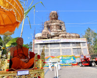 ผู้ว่าฯ สุราษฎร์ธานีนำพุทธศาสนิกชนทุกหมู่เหล่า ร่วมพิธีหล่อพ ... พารามิเตอร์รูปภาพ 13