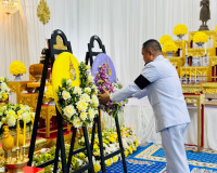 ผู้ว่าราชการจังหวัดสุราษฎร์ธานีเชิญพวงมาลาพระราชทานและพวงมาล ... พารามิเตอร์รูปภาพ 6
