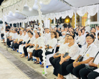 ผู้ว่าราชการจังหวัดสุราษฎร์ธานีเชิญพวงมาลาพระราชทานและพวงมาล ... พารามิเตอร์รูปภาพ 12
