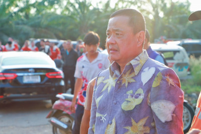 ผู้ว่าฯ สุราษฎร์ เข้าบัญชาการควบคุมเหตุเพลิงไหม้ โรงงานแปรรู ... พารามิเตอร์รูปภาพ 1
